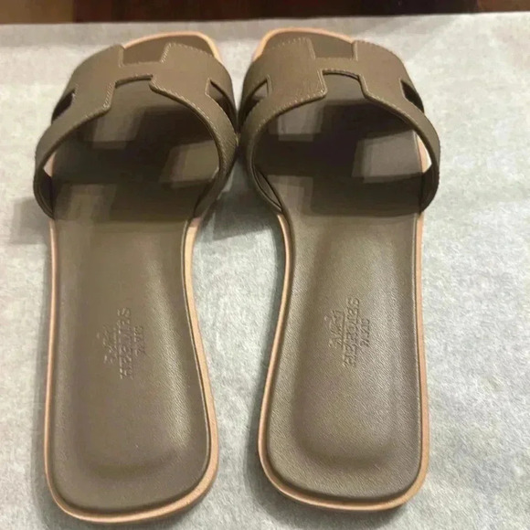 HERMES ETOUPE ORAN SANDALS - Picture 4 of 6